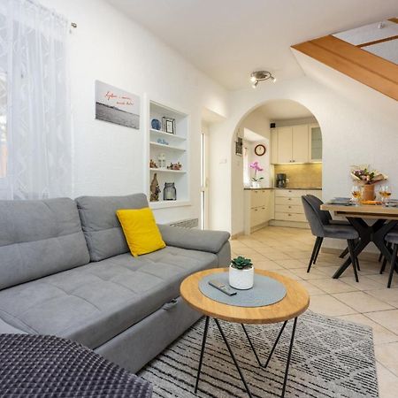 Kuca Za Odmor Antic - Holiday House Antic Novi Vinodolski Eksteriør billede